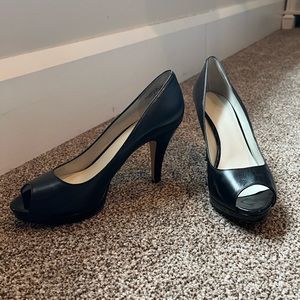 Alfani pearl black heels gently used size 10